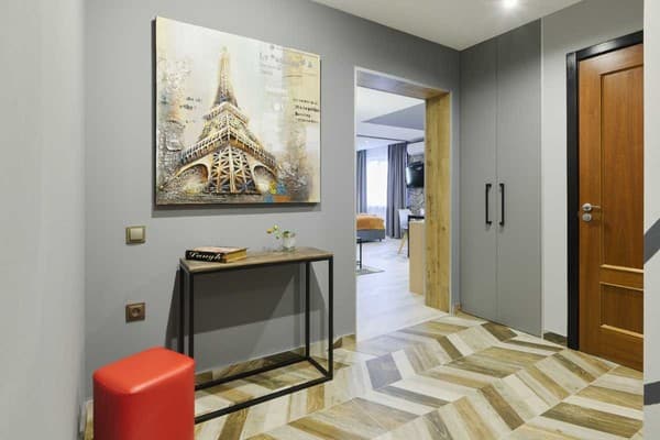 дизайнерская в центре на бульваре Леси Украинки 17 9